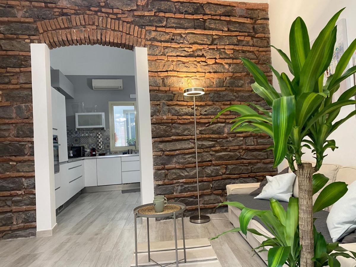 Apartment Alfonzetti-5 Min Walk To Central Train And Bus Station Catania Exterior photo